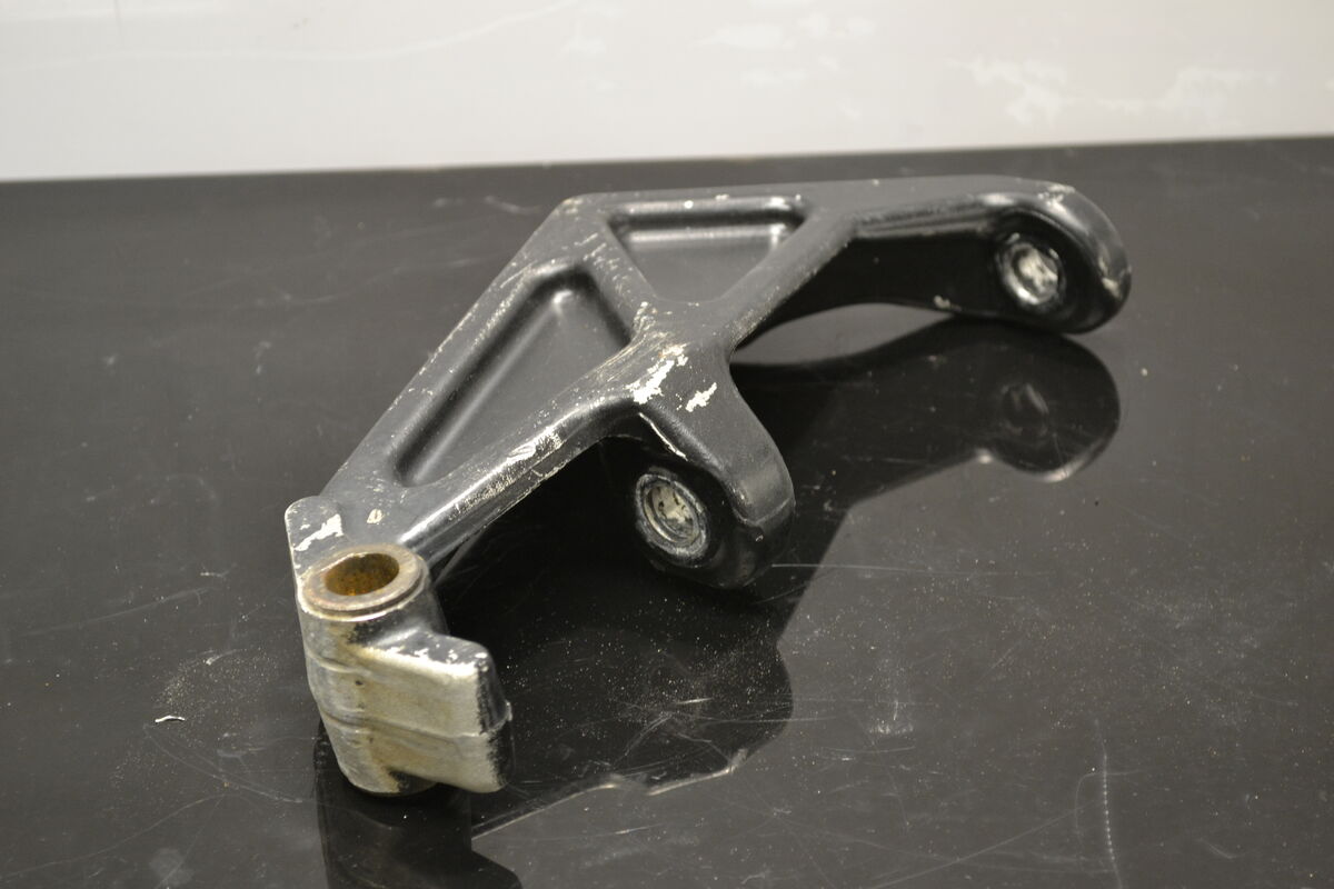 Olkatappi oikea Ski-Doo Renegade Backcountry 2010