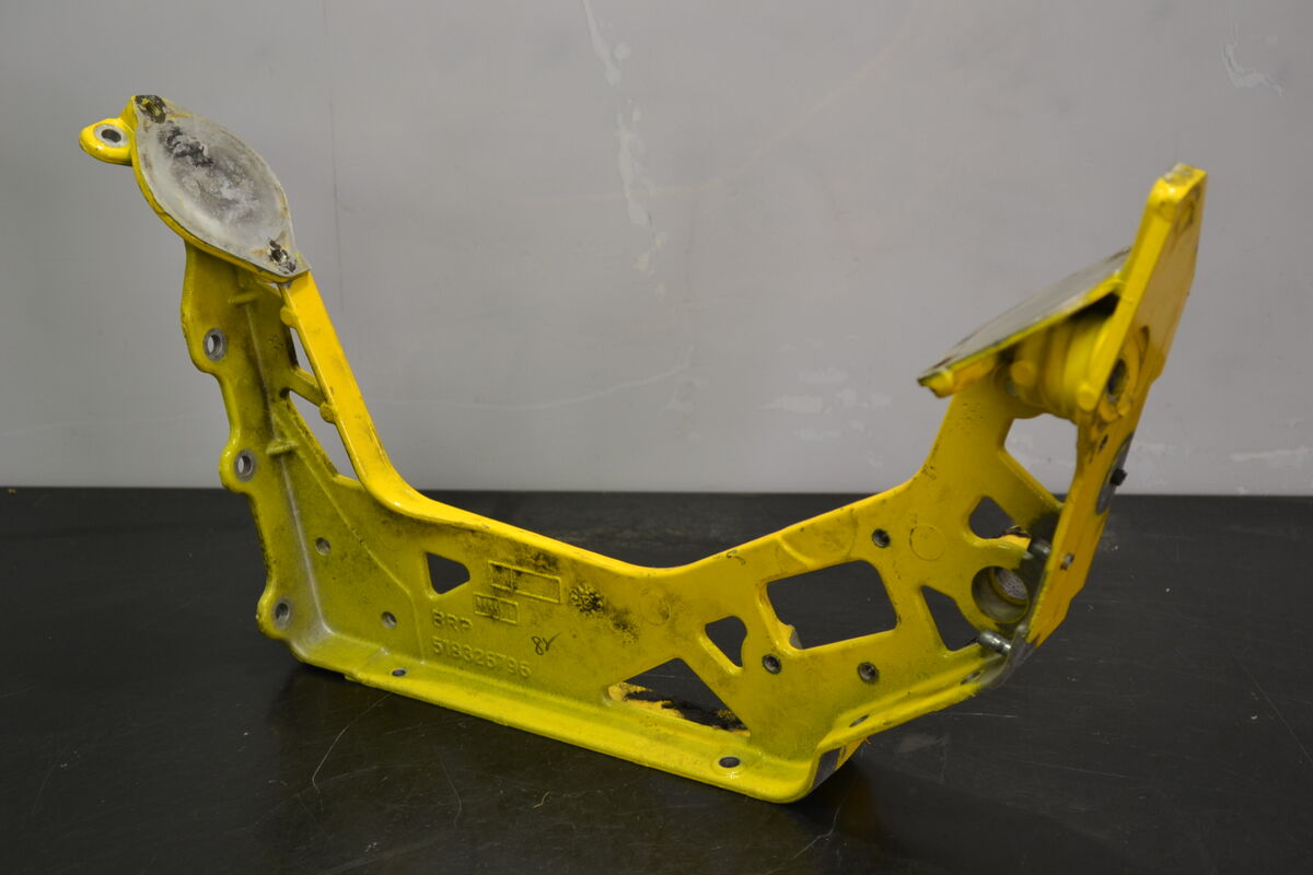 LH Member, Keltainen Ski-Doo XRS 2014