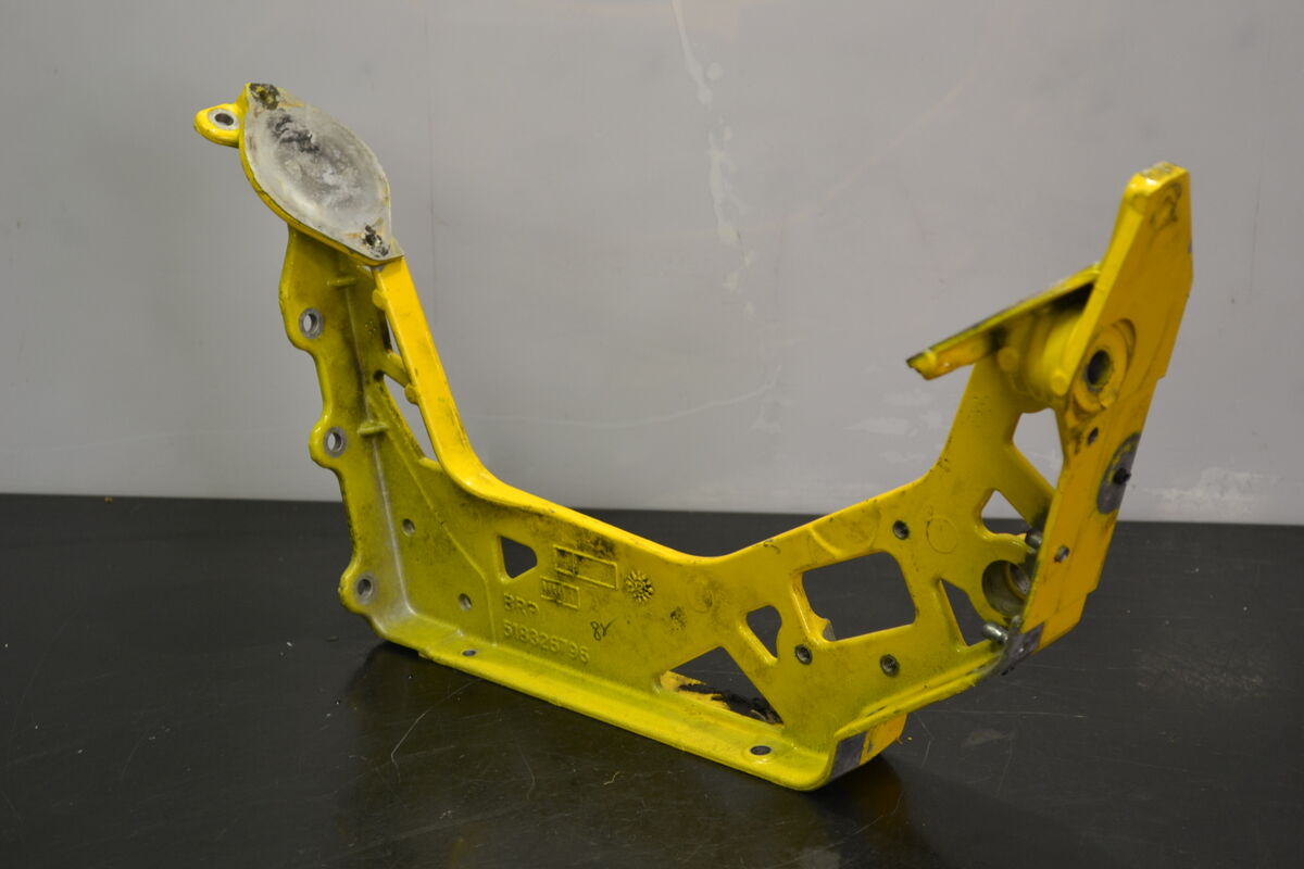 LH Member, Keltainen Ski-Doo XRS 2014