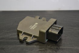 Jännitteensäädin 800 Powertek, 600 RS