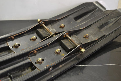 SLT Sukset Musta, Punainen