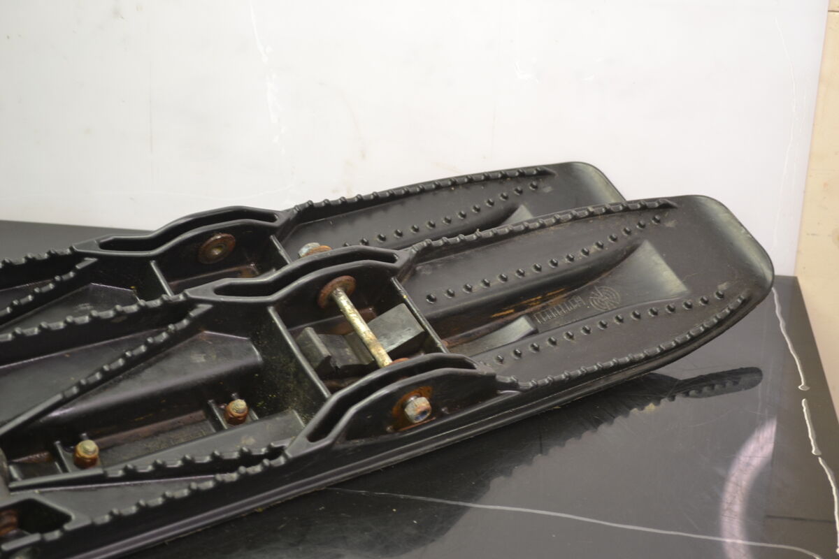 Skidor Polaris Gripper Svart, 1823814-070