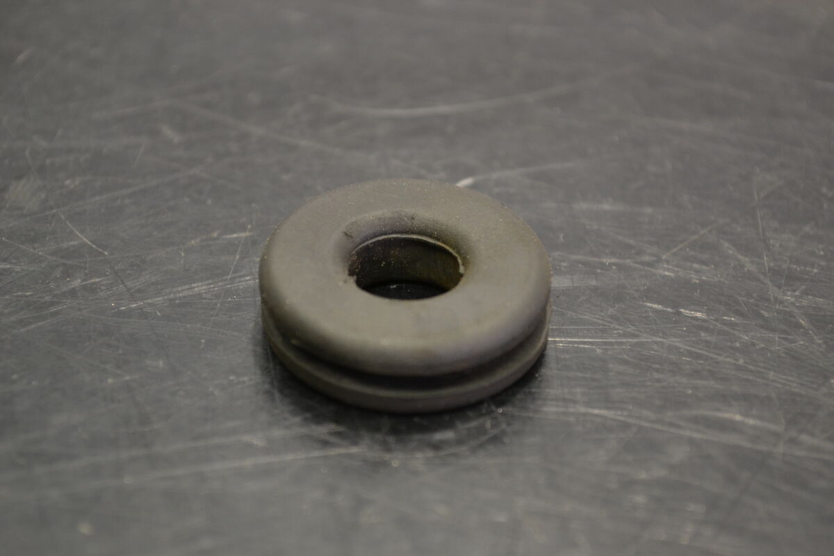 Windshield mounting rubber, Lynx, Ski-Doo snowmobiles, 517303756