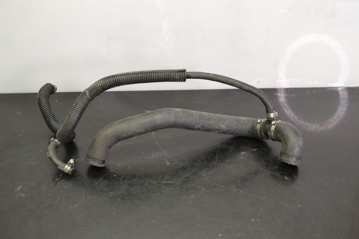 Kennojen välinen nesteletku RS 600 2016