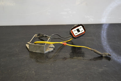 Jännitteensäädin MXZ 600, 515175216