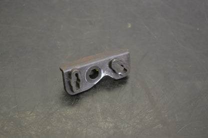 Polttoaineletkun lukituslevy, 513033903