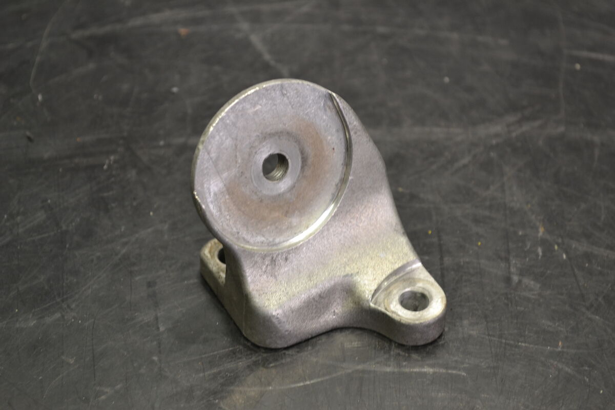 Moottorin kannake 600 RS, 512061159