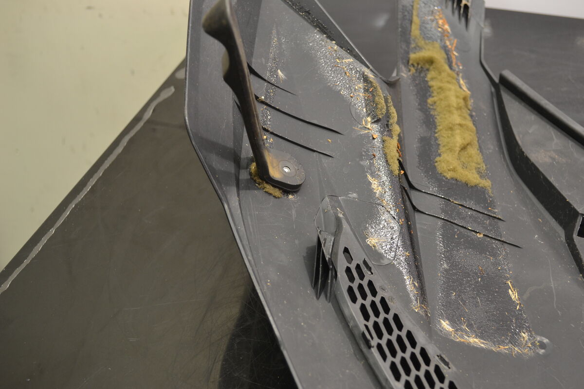 Konepelti Musta Lynx, Ski-Doo 08-13 (2 laatu)