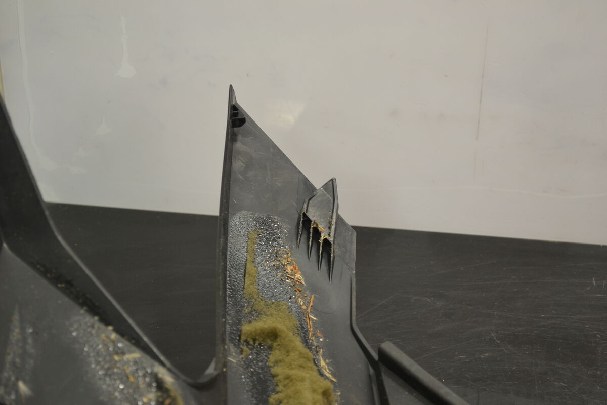 Konepelti Musta Lynx, Ski-Doo 08-13 (2 laatu)