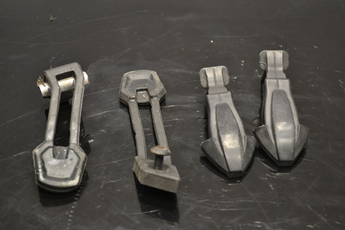 Lynx Rex 2008-2013 hood latches