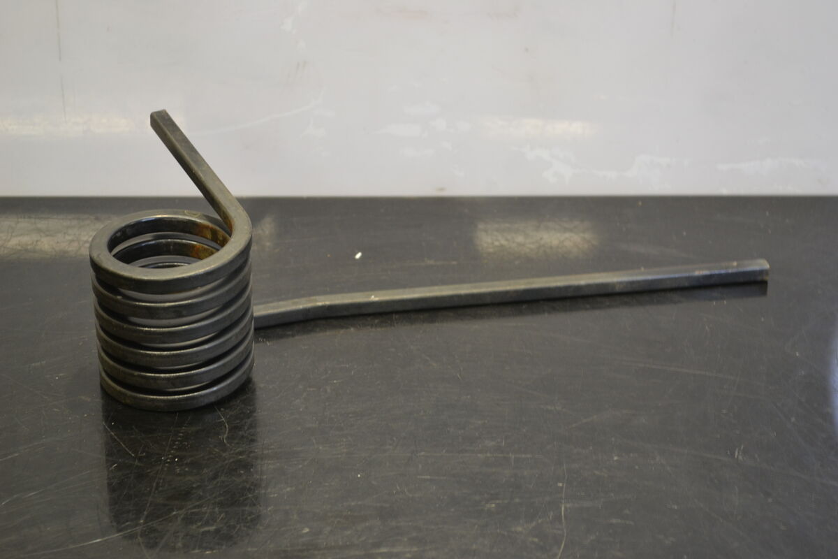 Takapukin jousi oikea XRS, 503191186