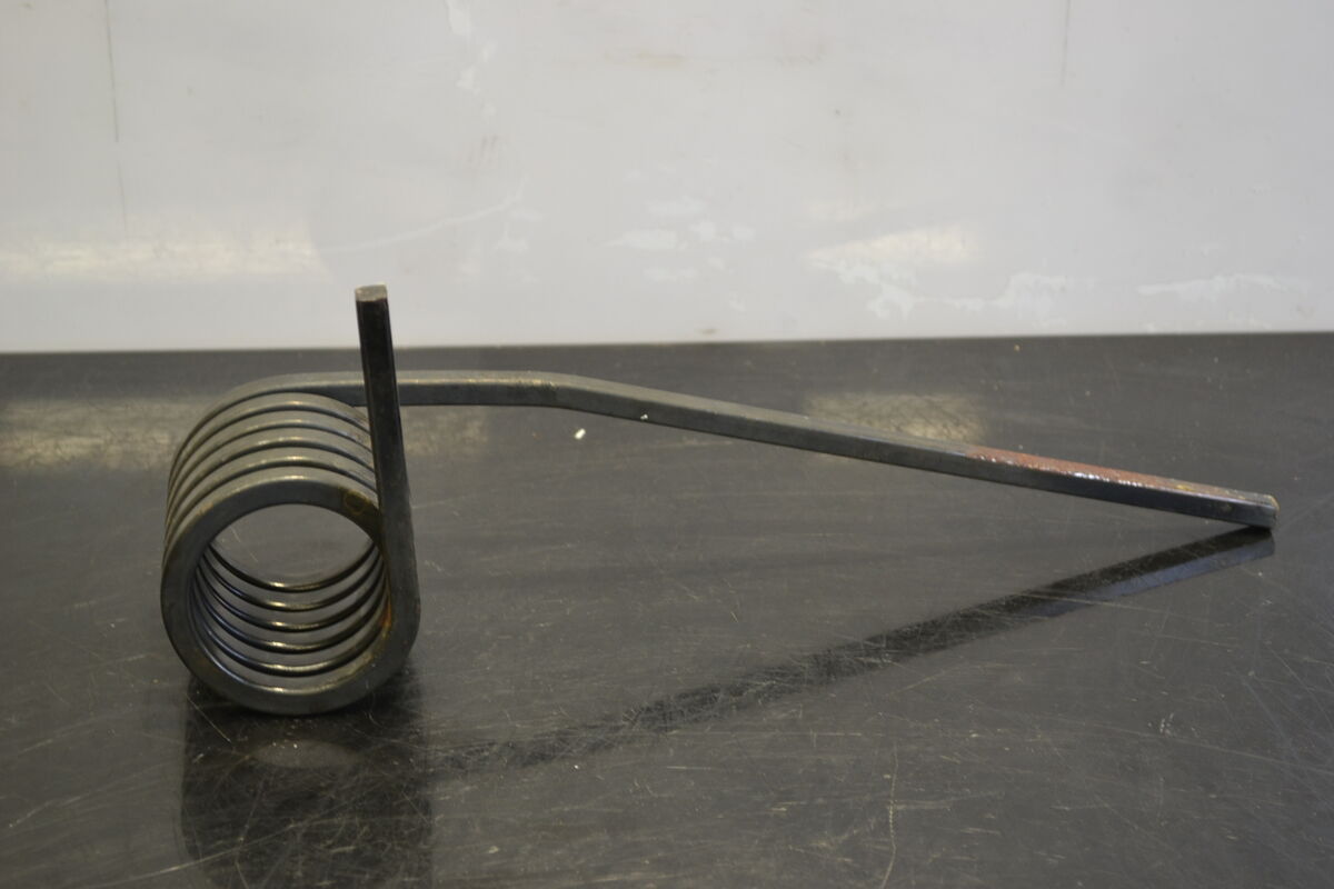 Takapukin jousi oikea XRS, 503191186