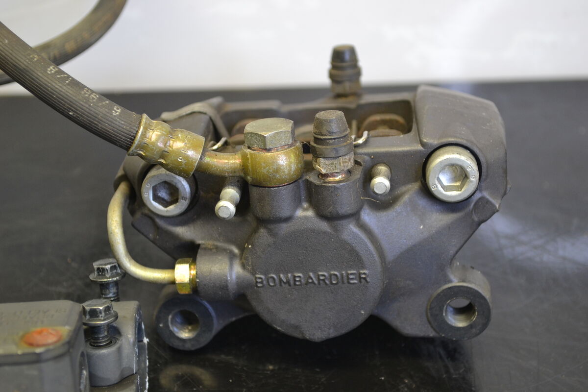 Täydellinen Jarru Ski-Doo 99-03, 415130002