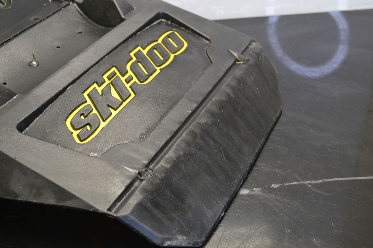 Roiskeläppä Ski-Doo XP keltainen