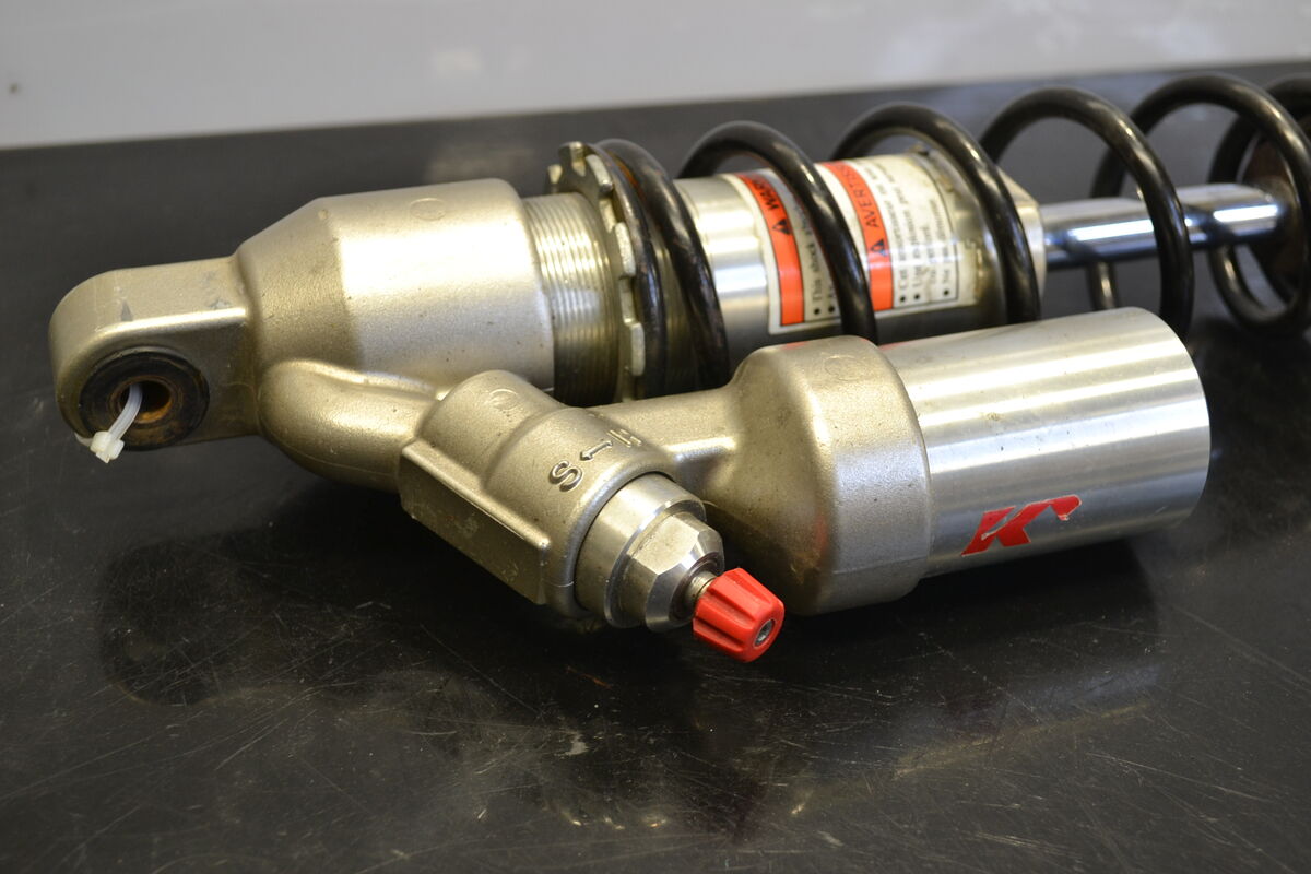 KYB Framboggiens stötdämpare med extern behållare, 503192170