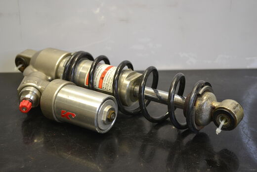 KYB Framboggiens stötdämpare med extern behållare, 503192170