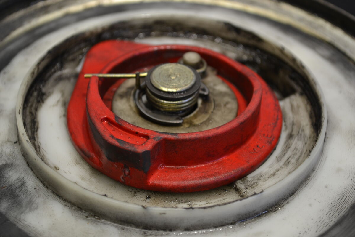 Käynnistinlaite Lynx ja Ski-Doo Peltikuori