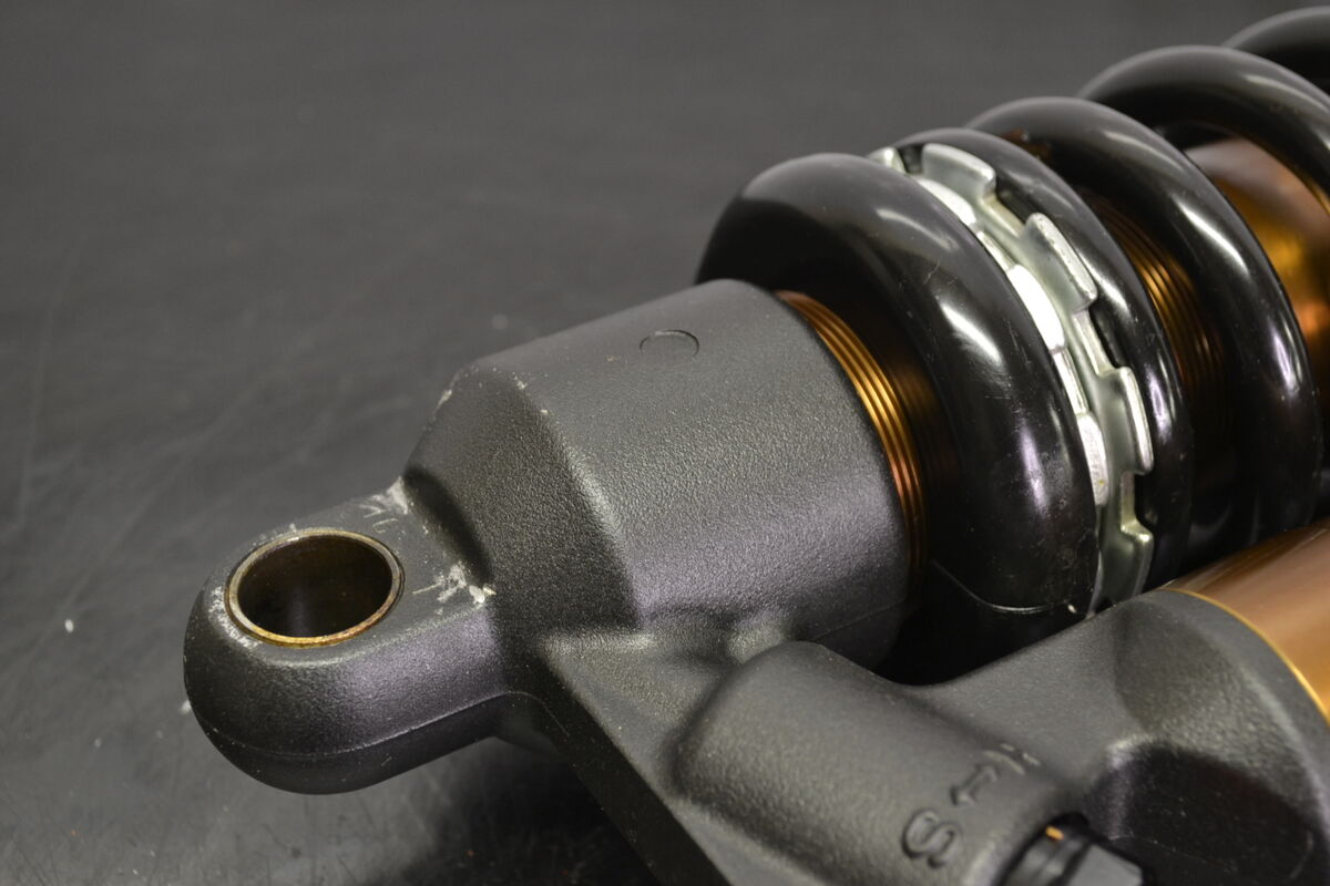 KYB Kashima Coat Takapukin iskunvaimennin, 503195086