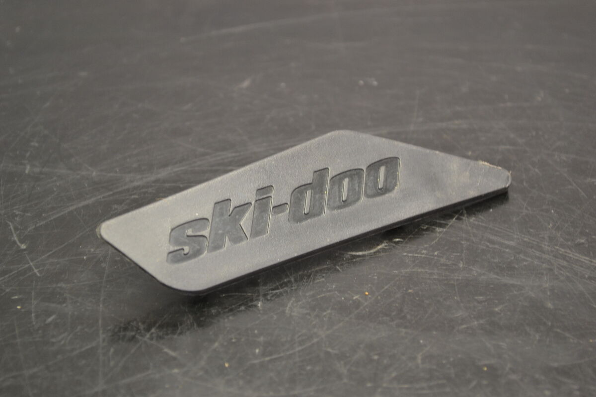 Ski-Doo peitelevy vasen, 517305138