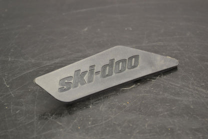 Ski-Doo peitelevy vasen, 517305138