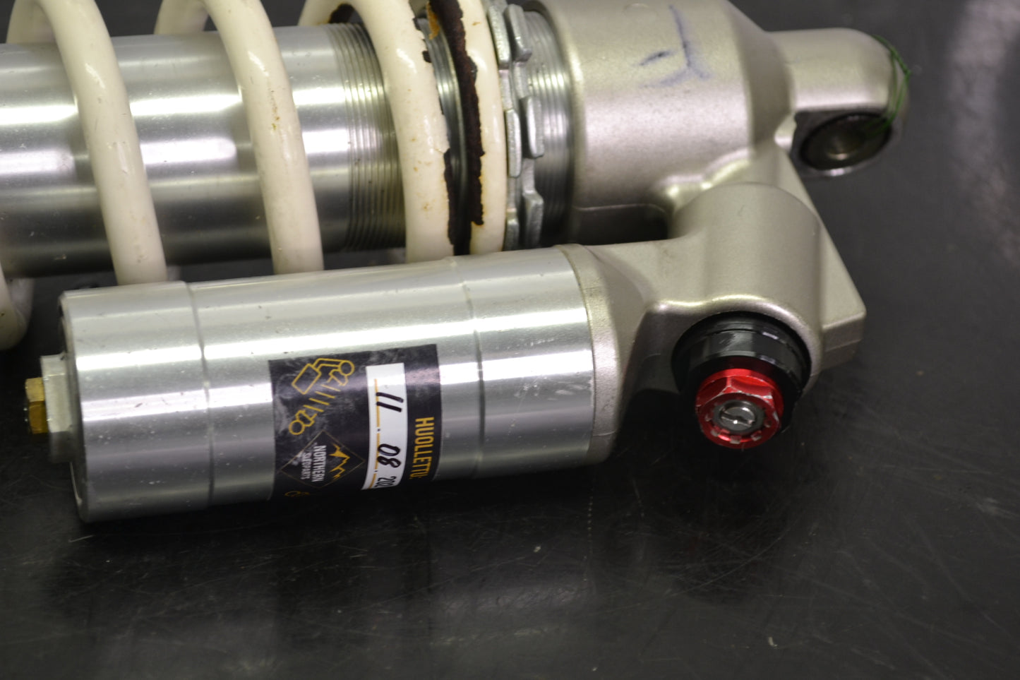 KYB Framboggiens stötdämpare med extern behållare PPS