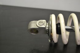 KYB Etupukin lisäsäiliöllinen iskunvaimennin PPS