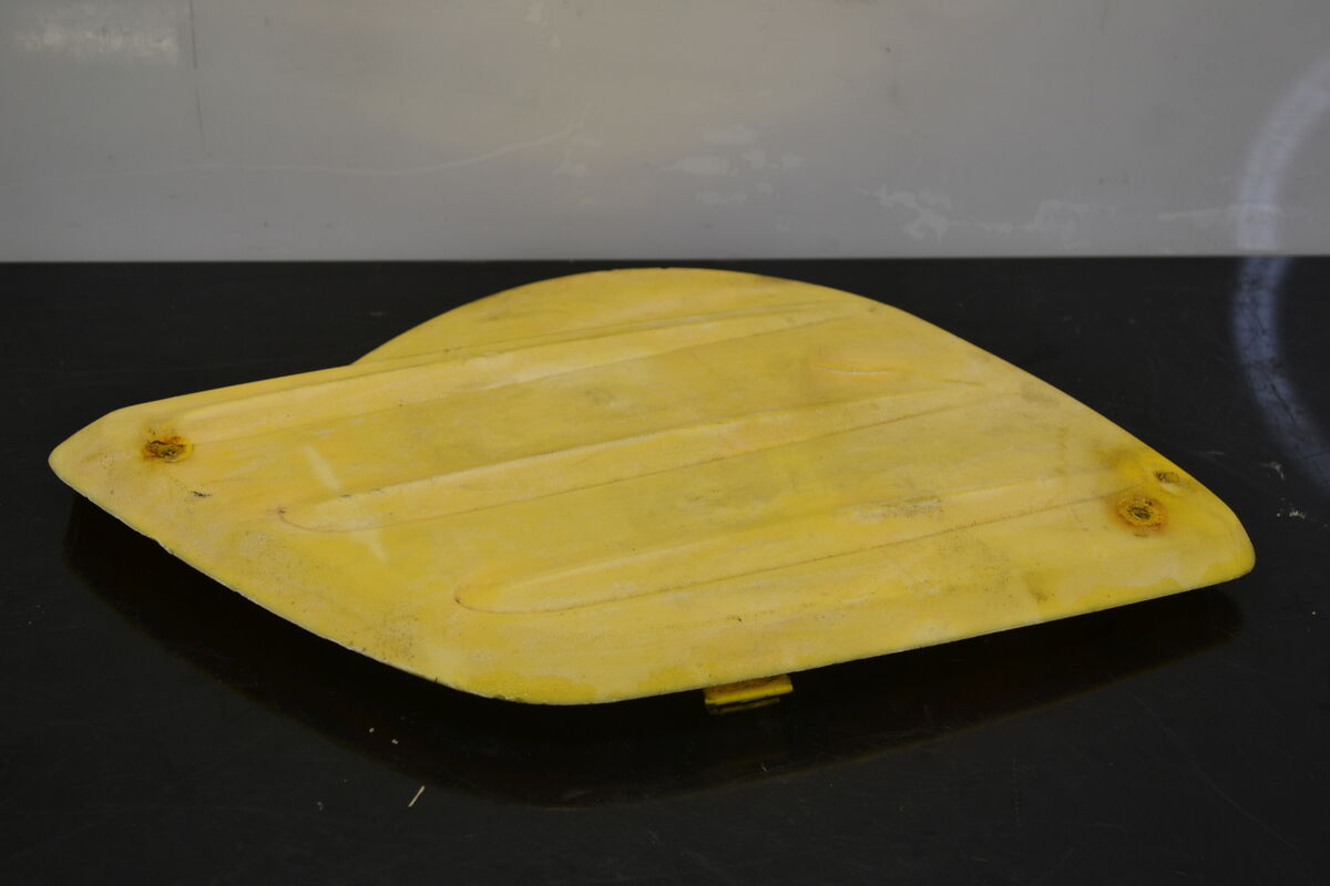 Kytkimen huoltoluukku (2 laatu)