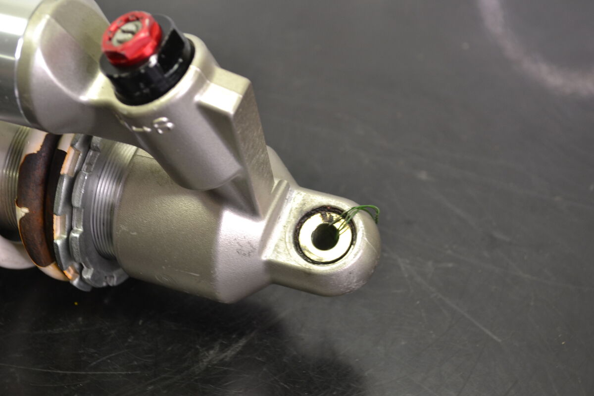 KYB Etupukin lisäsäiliöllinen iskunvaimennin PPS