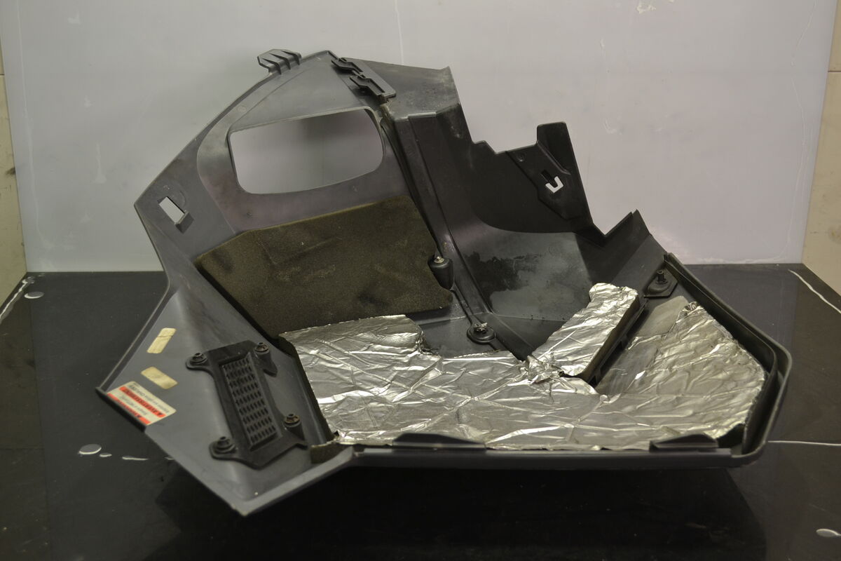 Sivuposki teippauksilla oikea Ski-Doo 08-2013