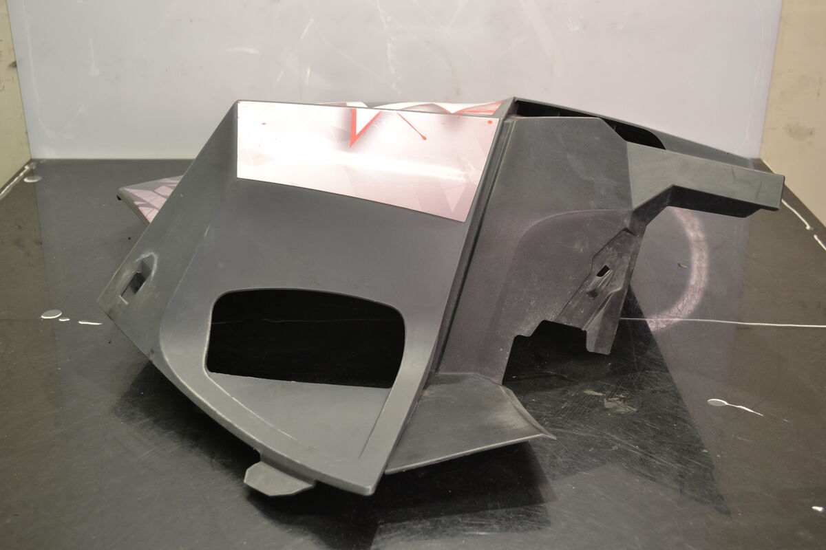 Sivuposki teippauksilla oikea Ski-Doo 08-2013