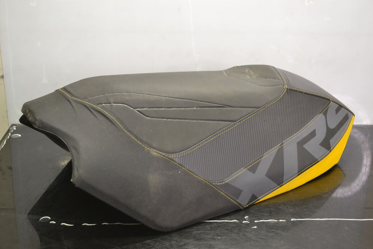 Penkki Ski-Doo MXZ XRS  2014 Musta/Keltainen