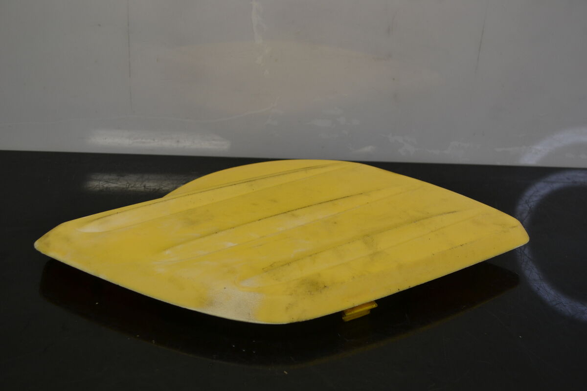 Kytkimen huoltoluukku (2 laatu)