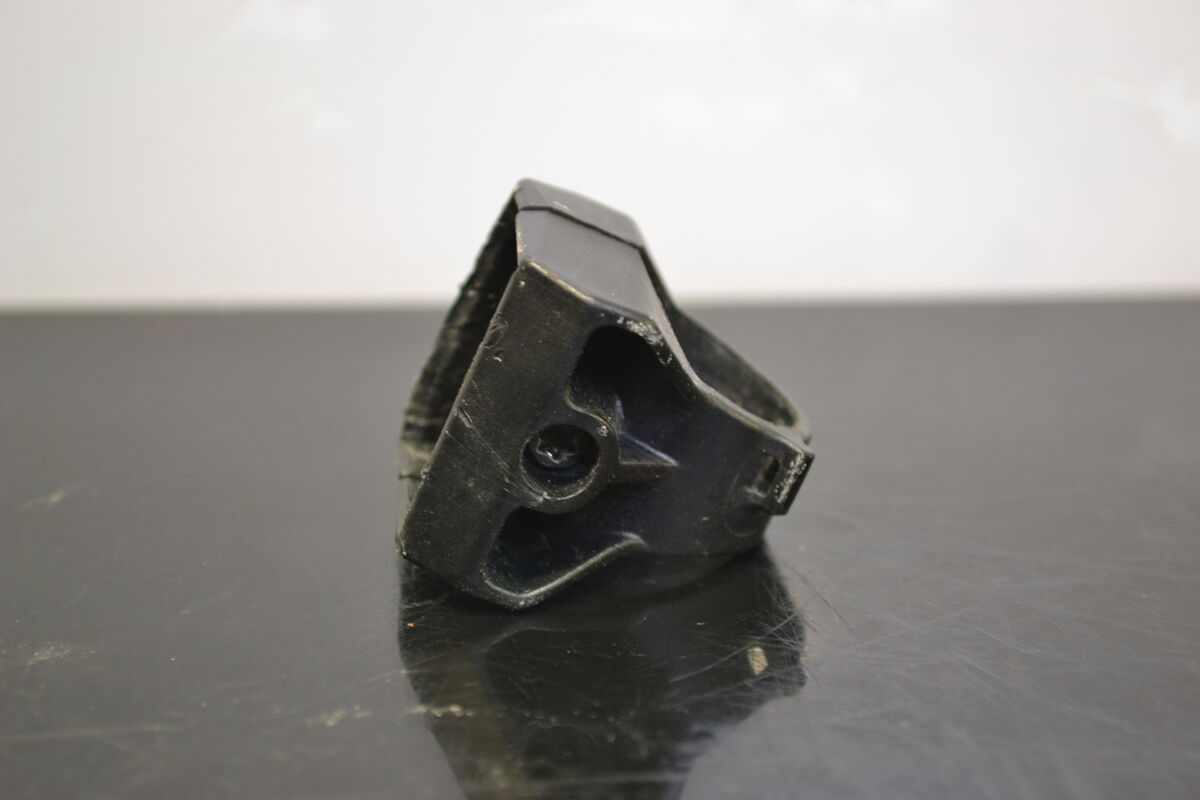 Hätäkatkaisimen pidike, 515177310