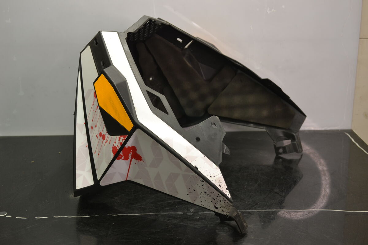 Keulamuovi Musta Teippauksilla, Lynx ja Ski-Doo 08-13