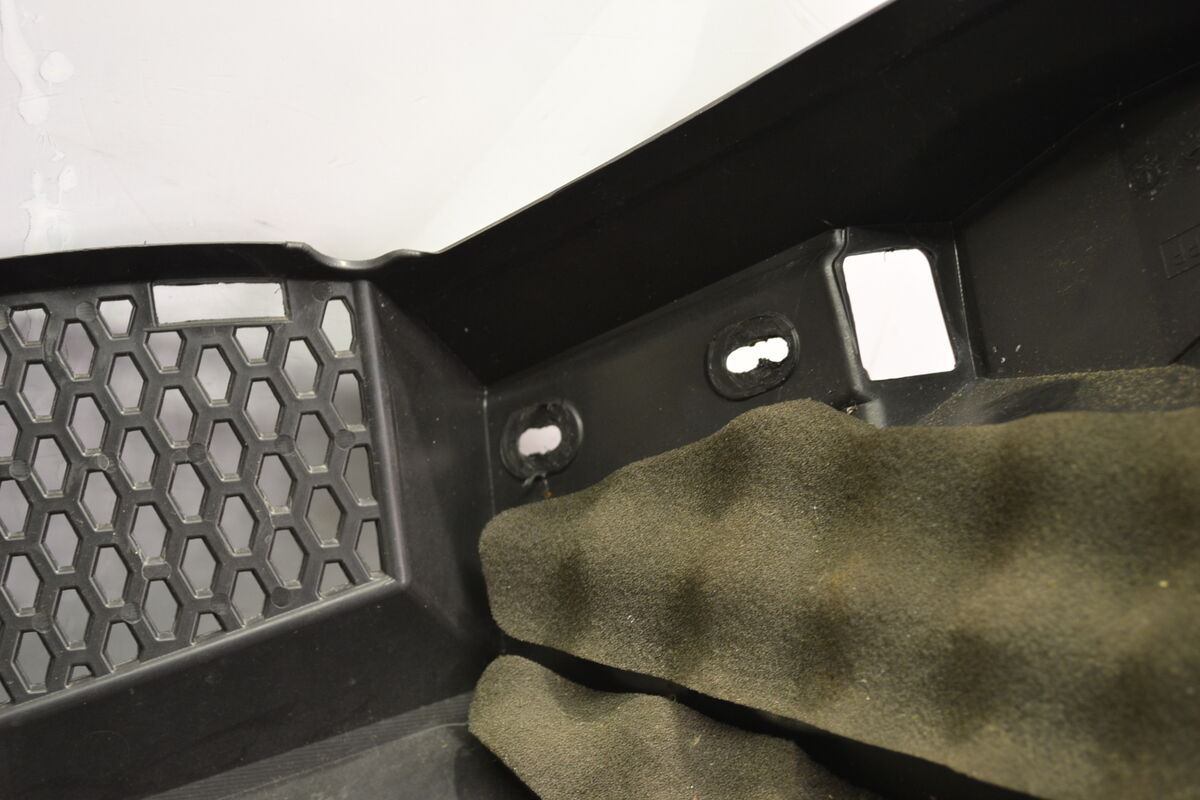 Keulamuovi Musta Teippauksilla, Lynx ja Ski-Doo 08-13