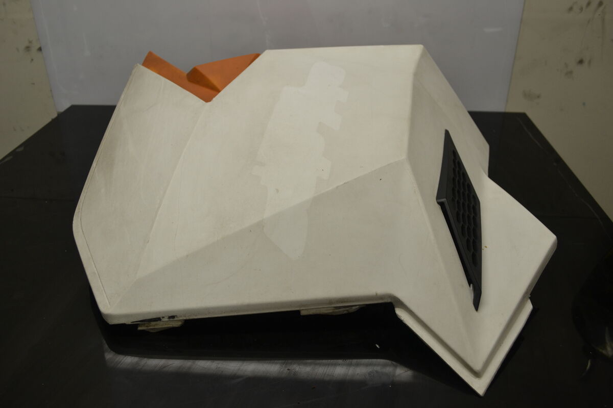 Side panels White/Orange Ski-Doo Summit 2011