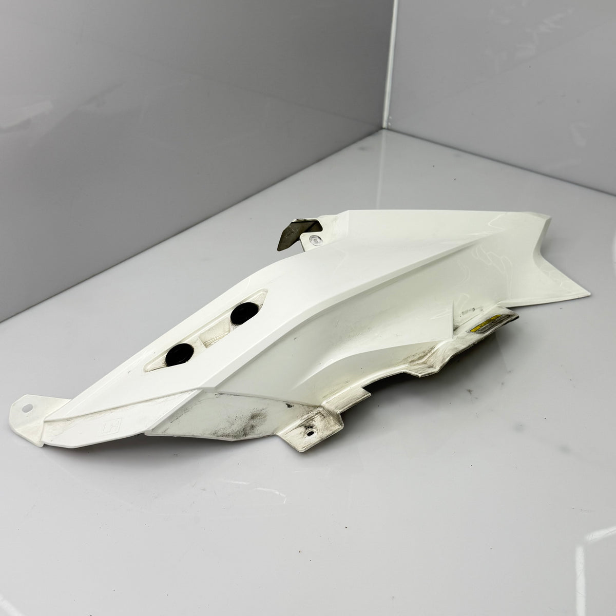 Vasen valkoinen kuomuosa Ski-Doo Gen4 -malleihin, OEM 517306728