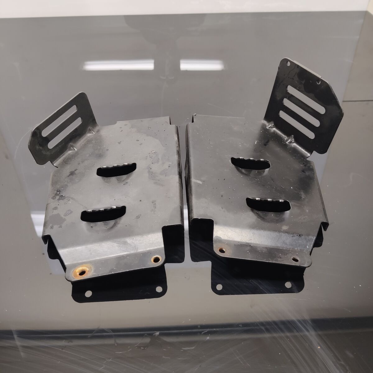 Jalkatuet Lynx 08-13 musta