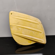 Kytkimen huoltoluukku keltainen