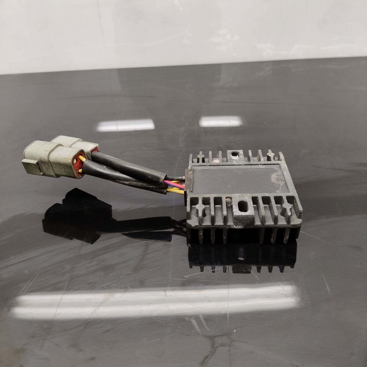 Jänniteensäädin Lynx Rave 2007