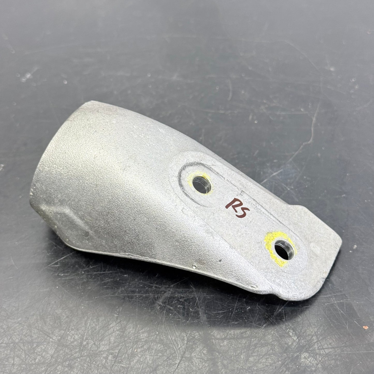 Moottorin kiinnike vasen (kytkimen puoli) Rotax 600 RS Lynx 512061283