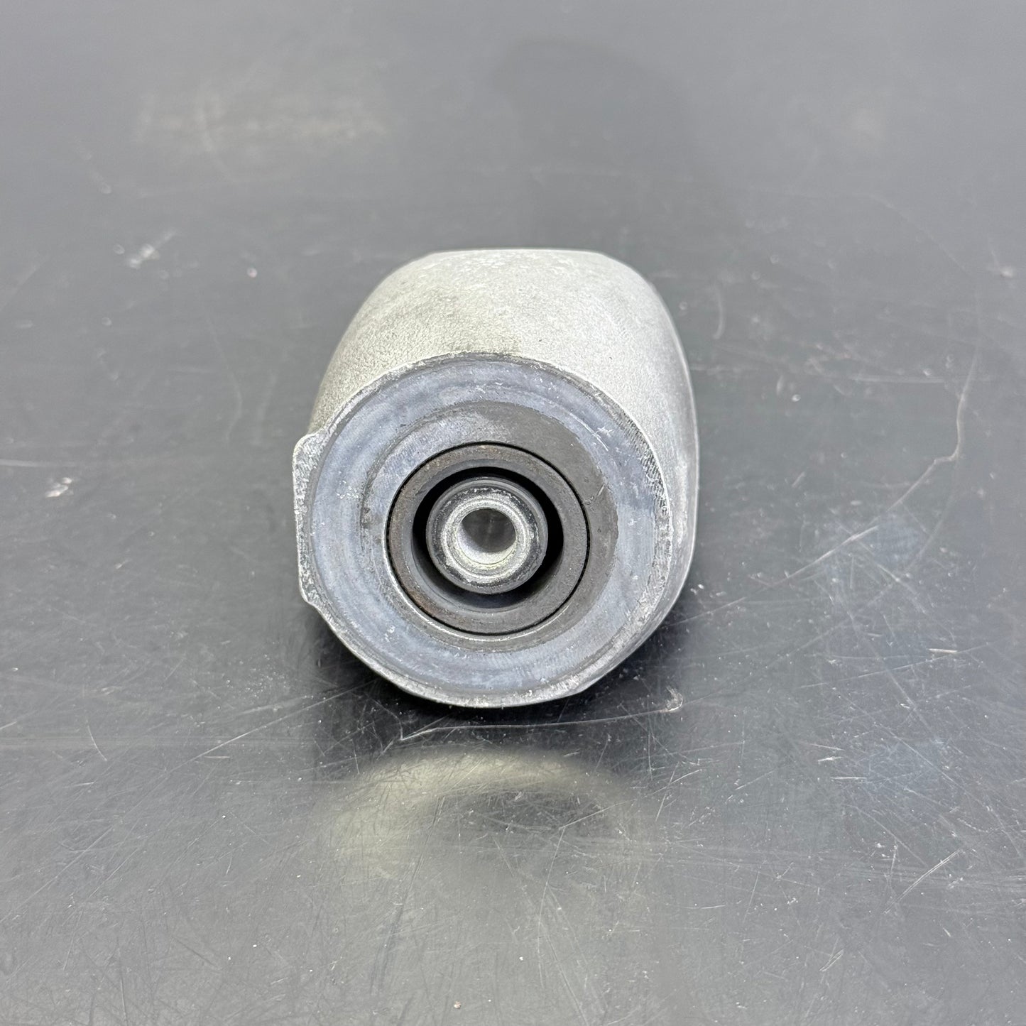 Moottorin kiinnike vasen (kytkimen puoli) Rotax 600 RS Lynx 512061283