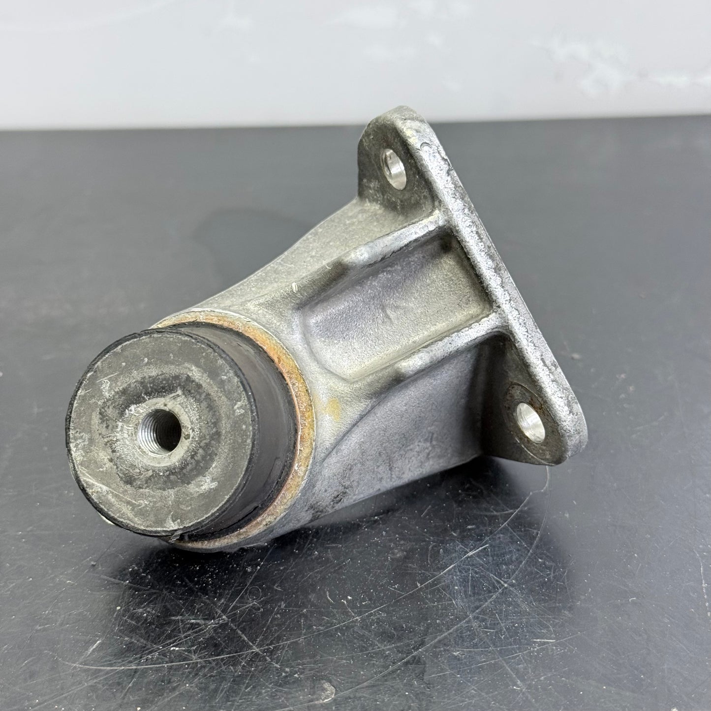 Moottorin kiinnike MAG-puoli Rotax 600 RS Lynx 512061349