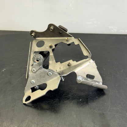 Sytytyspuolan ja RAVE-venttiilin servon kannatin Rotax 600 RS Lynx 512061276