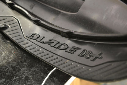 Blade DS+ sukset Musta, 860202011 - Northern Sledparts Oy