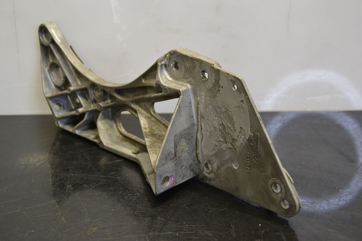 Brace Lower Right, Indy SP, 5138693 - Northern Sledparts Oy