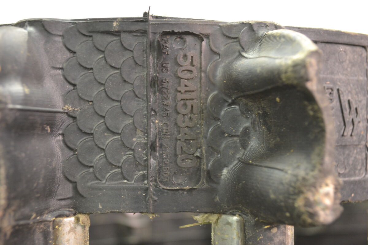 Camso Cobra 327x38x41 2,86", 504153420 - Northern Sledparts Oy