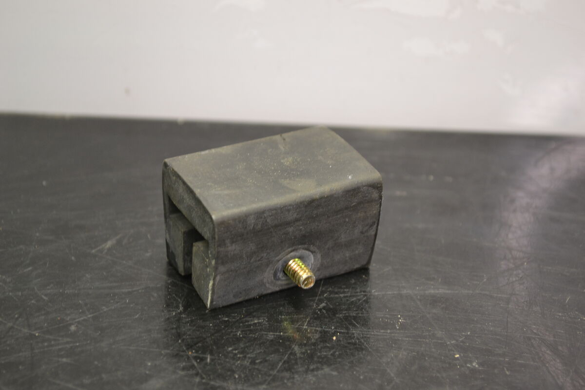 Etupukin pohjaanlyöntikumi Polaris, 5521499 - Northern Sledparts Oy