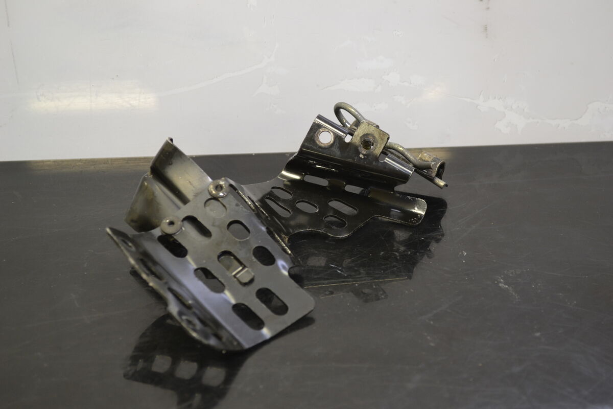 Hihnasuojan kiinnike 417300448 - Northern Sledparts Oy
