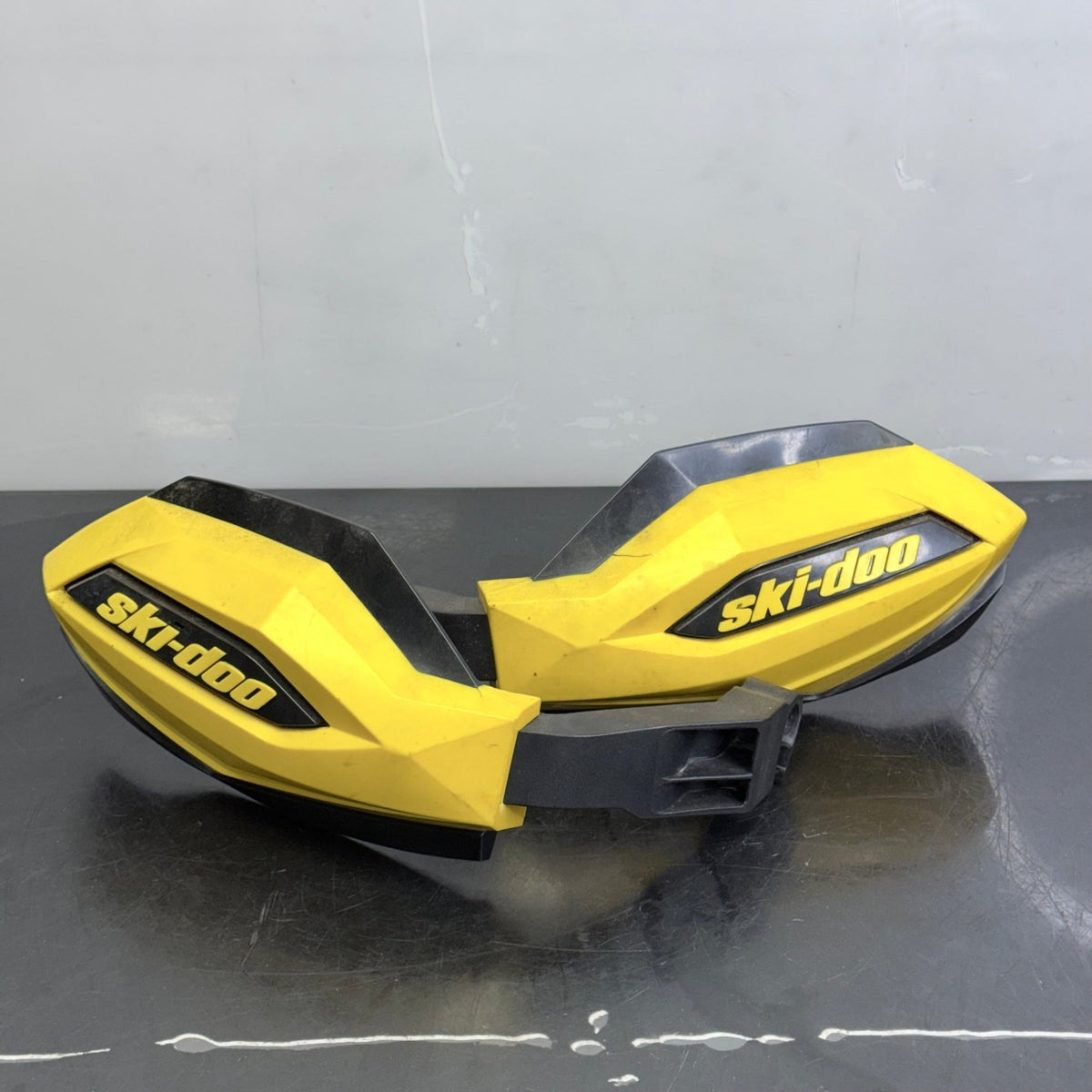 Käsisuojat Ski-Doo Keltainen 860200710 - Northern Sledparts Oy